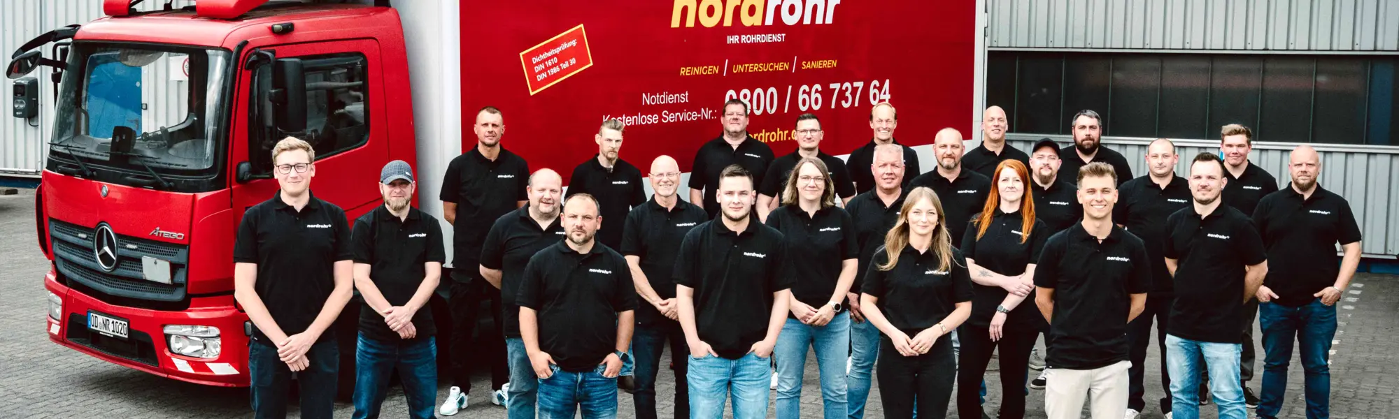 Gruppenbild der Mitarbeiter von nordrohr GmbH Gruppenbild der Mitarbeiter von nordrohr GmbH